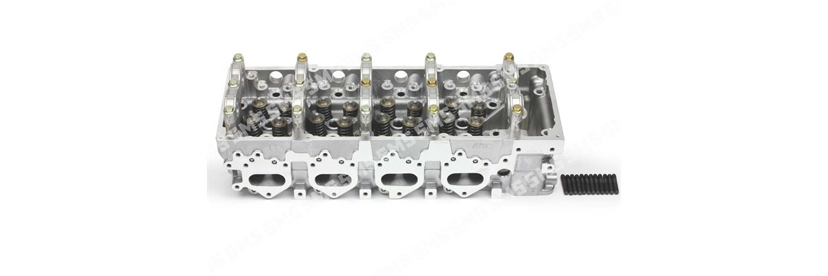 CYL HEAD Compete (less camshaft) AMC