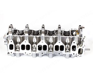 CYLINDER HEAD Complete (no camshaft) AMC